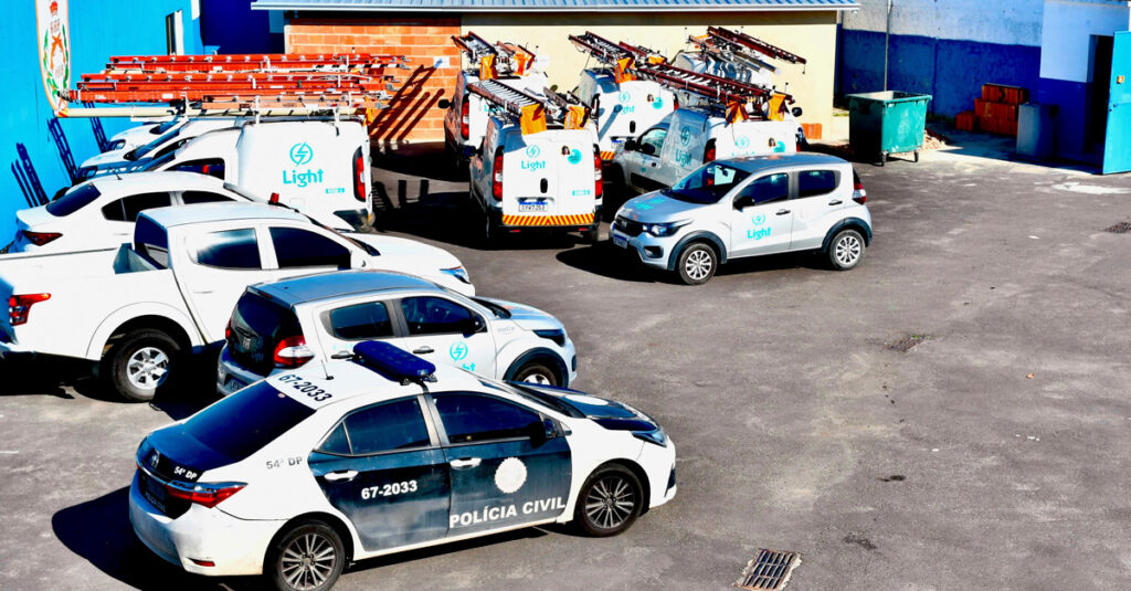 Operação conjunta das forças de segurança com a Light descobre que miliciano cobra taxa por fornecimento irregular de energia