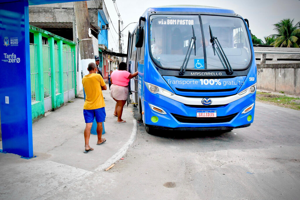 Ônibus Tarifa Zero já é sucesso entre os moradores de Belford Roxo