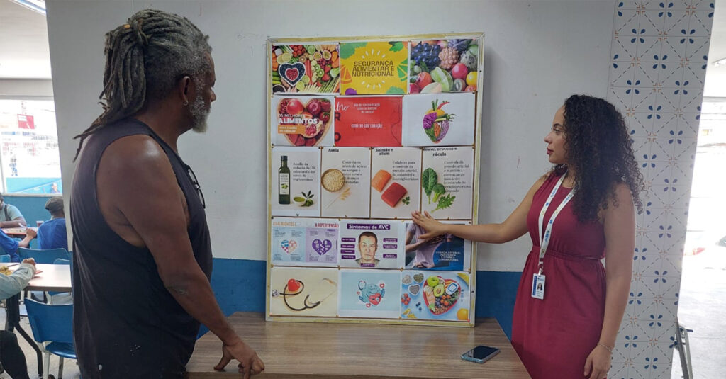 Nutricionistas fazem palestra sobre alimentação saudável no Restaurante do Povo em Belford Roxo