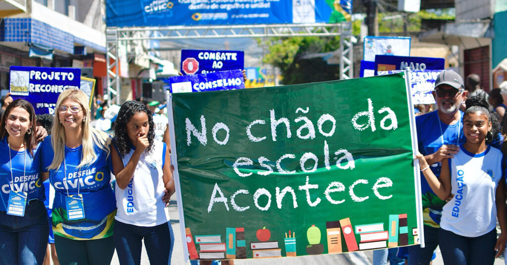 Desfile cívico em Heliópolis conta com a participação de mais de 1.400 alunos
