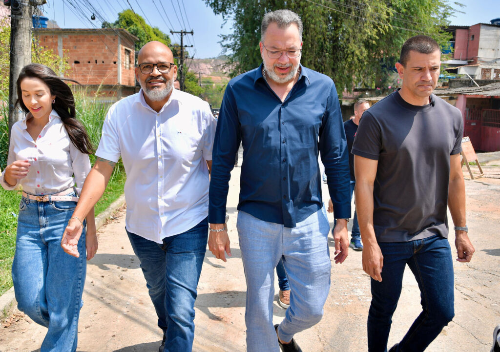 Prefeito Canella e Secretário das Cidades lançam obras de pavimentação e drenagem de quase R$ 100 milhões em Santa Tereza e Parque São José