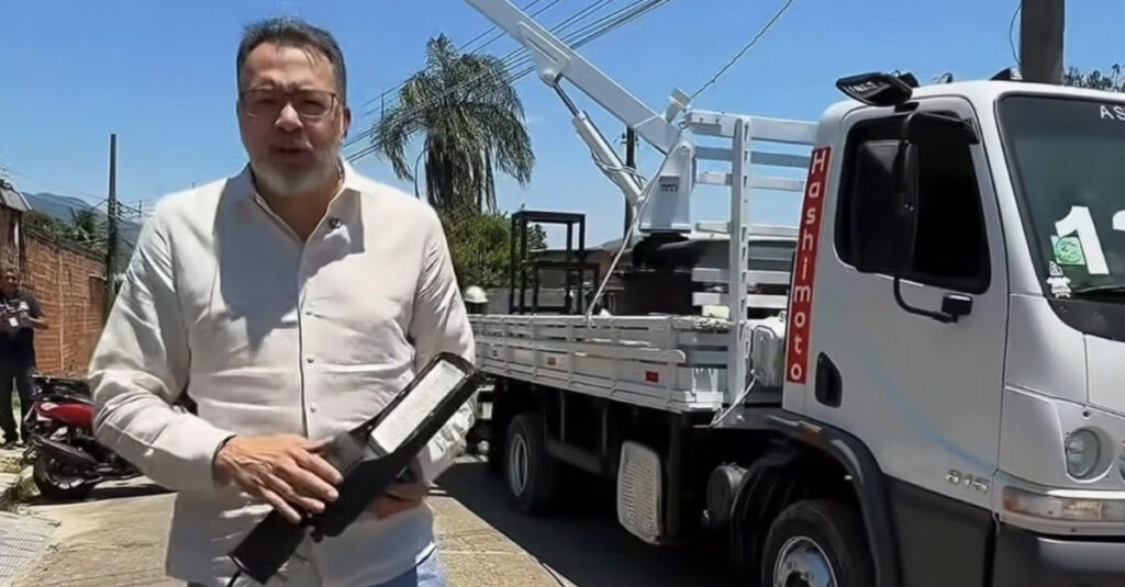 Prefeito Canella anuncia iluminação de Led para o Morro do Castelar e reforma das quadras de esportes