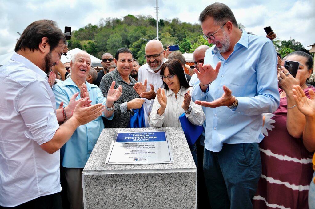 Prefeito Márcio Canella inaugura uma praça e duas creches de tempo integral em Belford Roxo