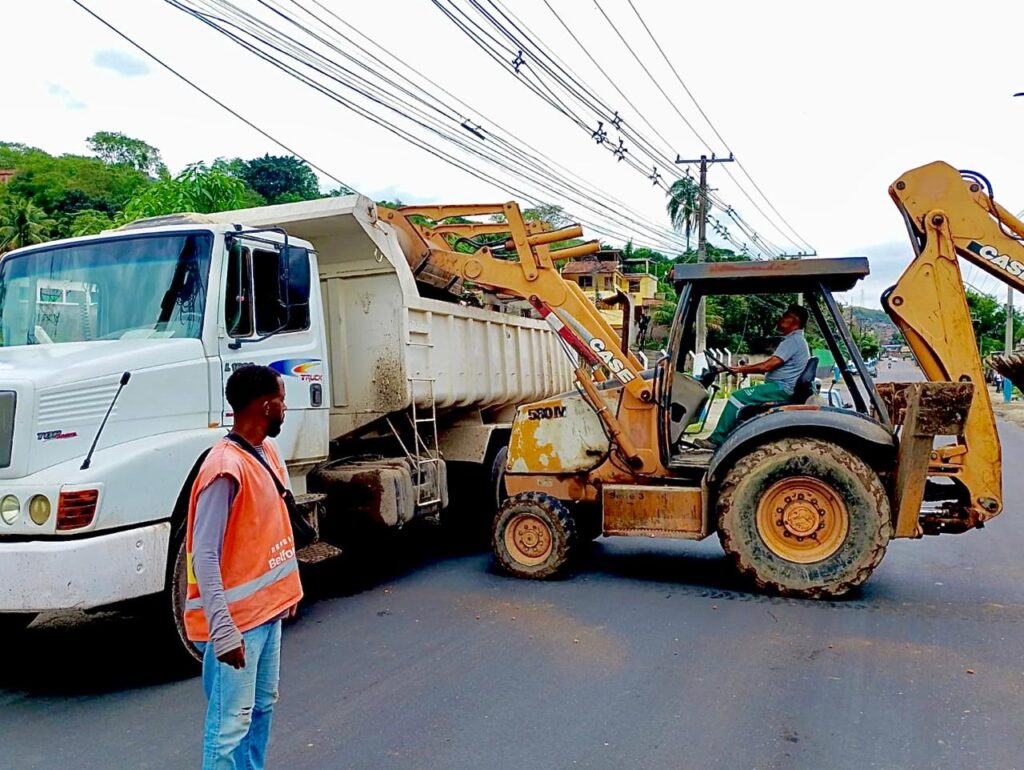 Secretaria de Serviços Públicos e Conservação realizam mutirão de limpeza e iluminação de Led no Wona, Vila Entre Rios e Shangrilá