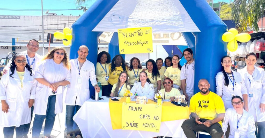 Plantão Psicológico na Praça Eliaquim Batista reforça a campanha do setembro Amarelo