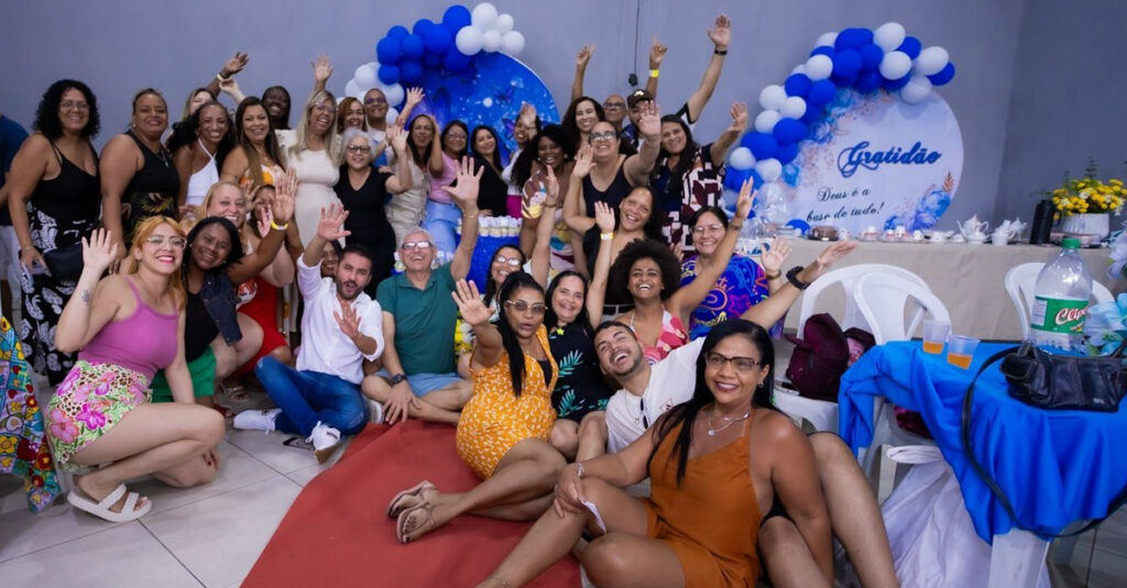 Ciep Municipalizado Gustavo Capanema promove festa de confraternização em homenagem ao Dia dos Professores