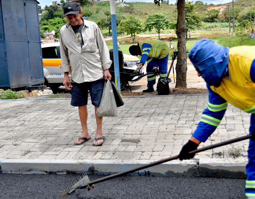 Prefeitura e Governo do Estado realizam obras de colocação de asfalto no Parque dos Ferreiras, Lote XV e Parque Floresta