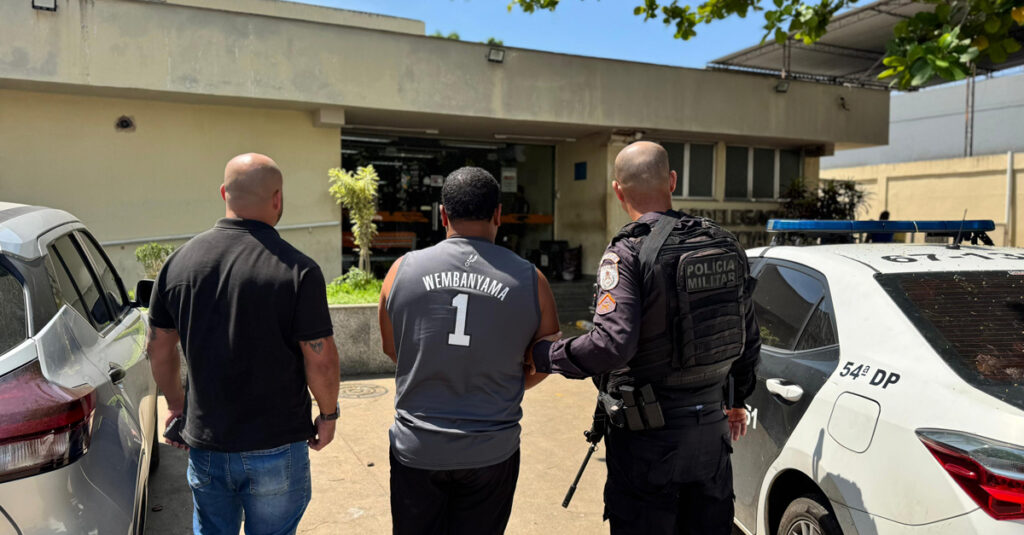 'Choque de Ordem' da Prefeitura em parceria com o 39º BPM prende criminoso com nove anotações criminais e recupera carros clonados