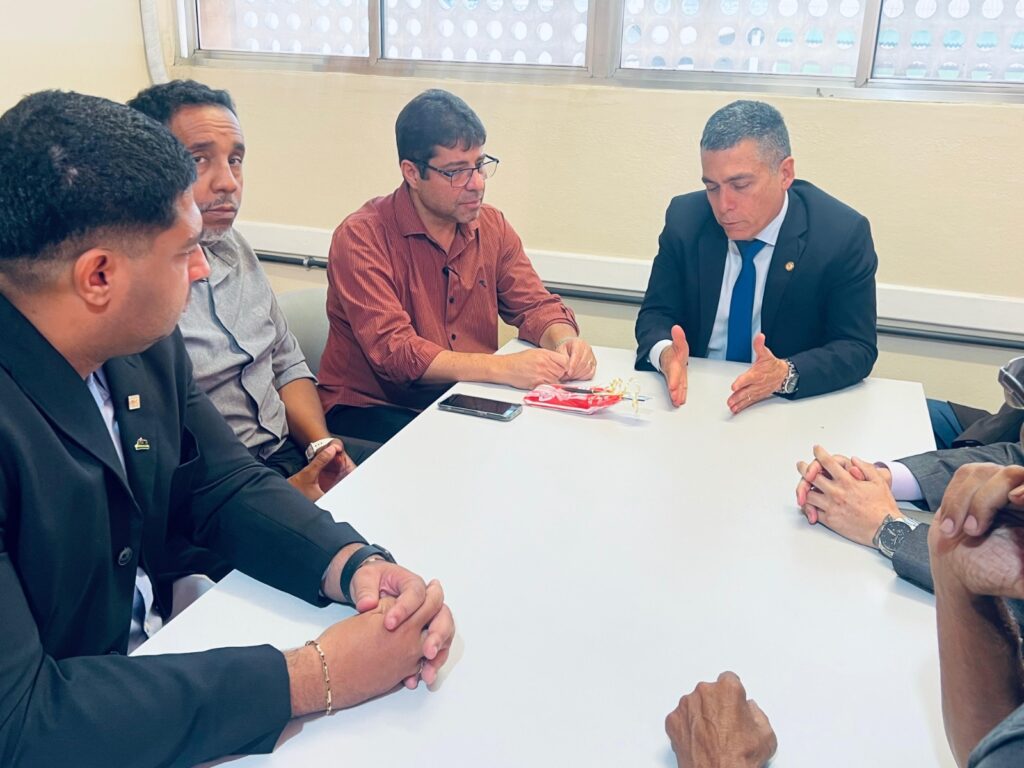 Secretaria Municipal de Saúde recebe visita do Conselho Regional de Odontologia