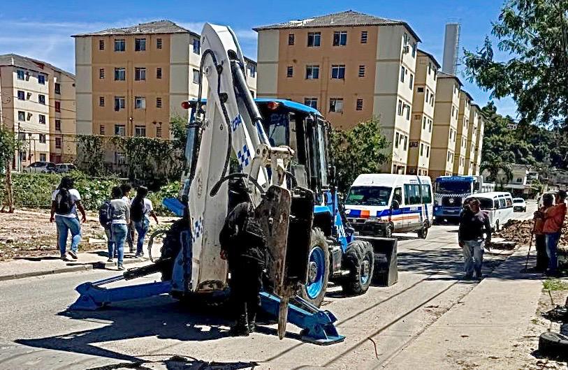 Prefeitura de Belford Roxo remove 30 quebra-molas irregulares do tráfico nos bairros Jardim Gláucia e Santa Tereza