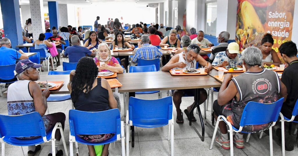 Secretaria de Combate à Fome e de Assistência Social realizam ação contra o colesterol no Restaurante do Povo de Belford Roxo
