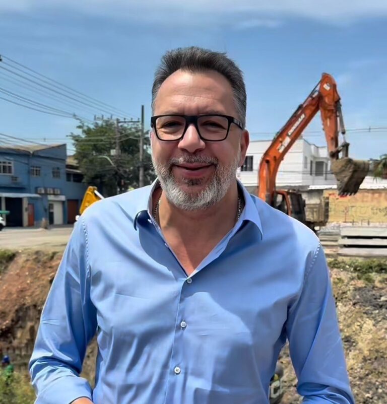 Prefeito Canella acompanha obras de canalização do Canal Maxambomba e ...