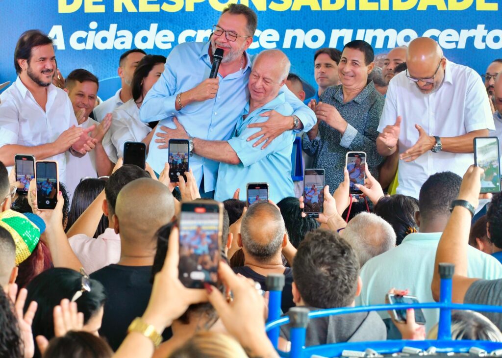 Prefeito Márcio Canella inaugura uma praça e duas creches de tempo integral em Belford Roxo