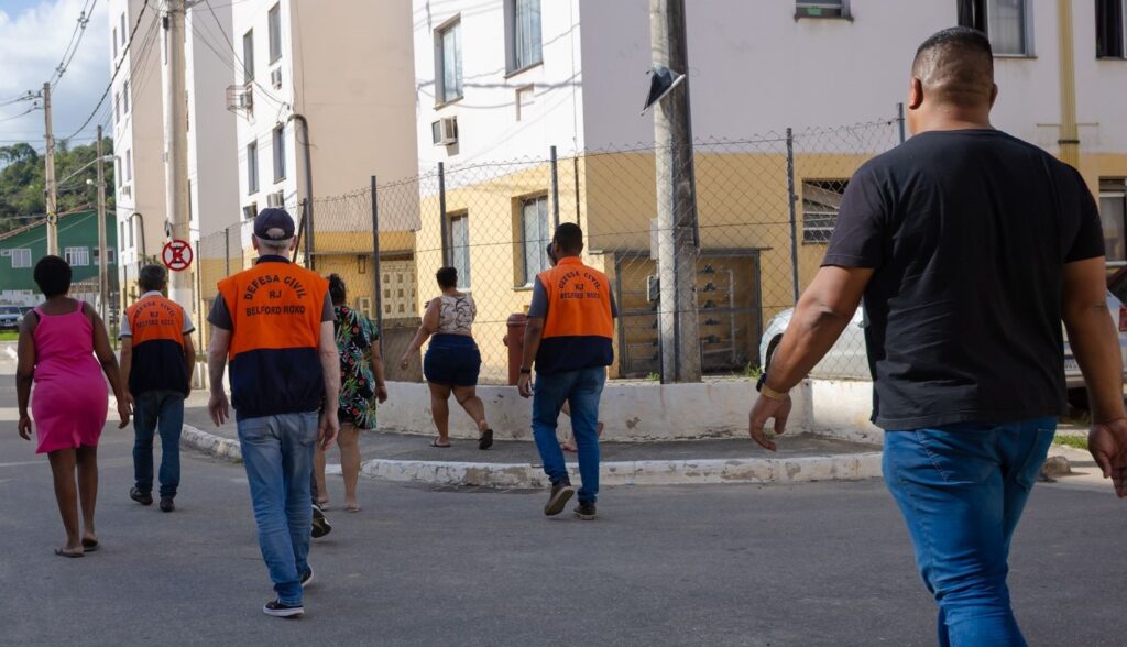 Defesa Civil de Belford Roxo realiza exercício simulado de evacuação em situações de alagamento no Bairro Recantus
