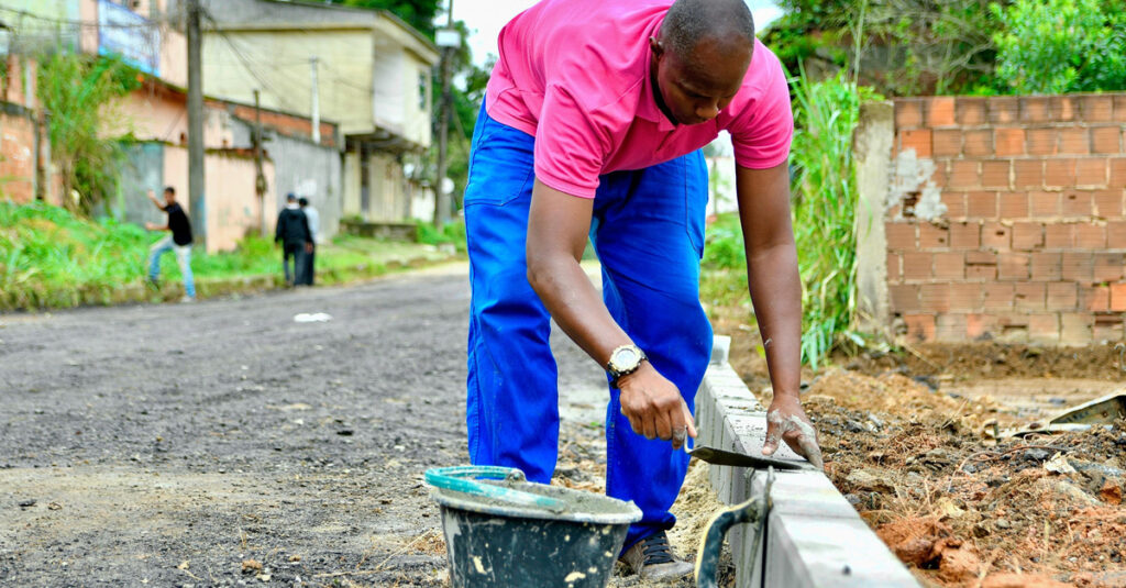 Ruas da Palmeirinha, Nova Aurora e Santa Teresa estão ficando de cara nova com obras de concretagem e asfalto