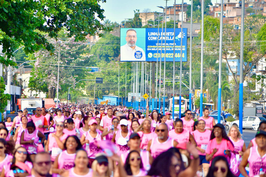 Caminhada Outubro Rosa atrai mais de duas mil mulheres em Belford Roxo
