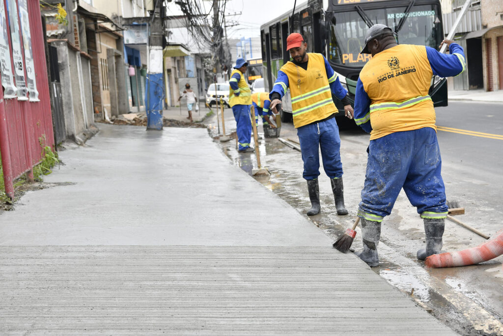 Prefeitura e Governo do Estado realizam obras de calçamento e melhoria de acessibilidade na Avenida Benjamin Pinto Dias, no Centro