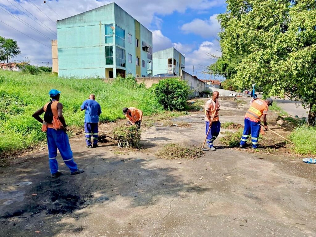 Secretaria de Serviços Públicos realiza mutirão de limpeza no Bairro das Graças
