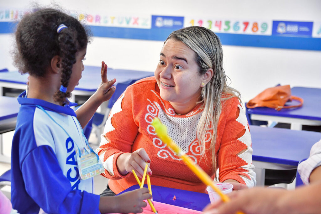 Secretaria Municipal de Educação inicia renovações e pré-matrículas para o ano letivo de 2026