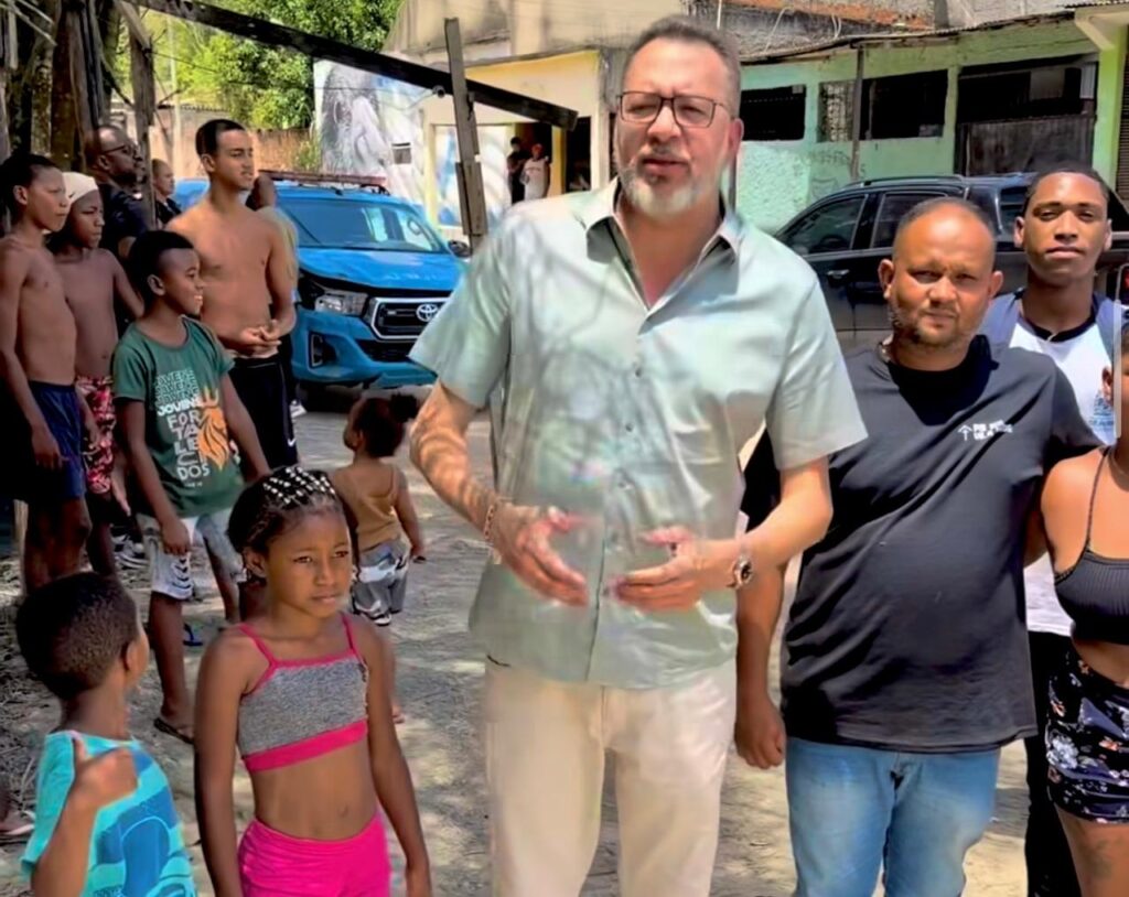 Bairro das Pedrinhas ganhará obras de infraestrutura, escola, UBS e Creche Pequenos Heróis