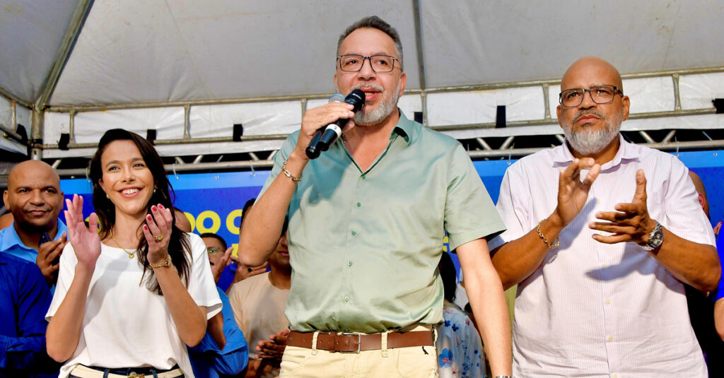 Prefeito Márcio Canella entrega Praça do Comércio revitalizada para os moradores da Prata