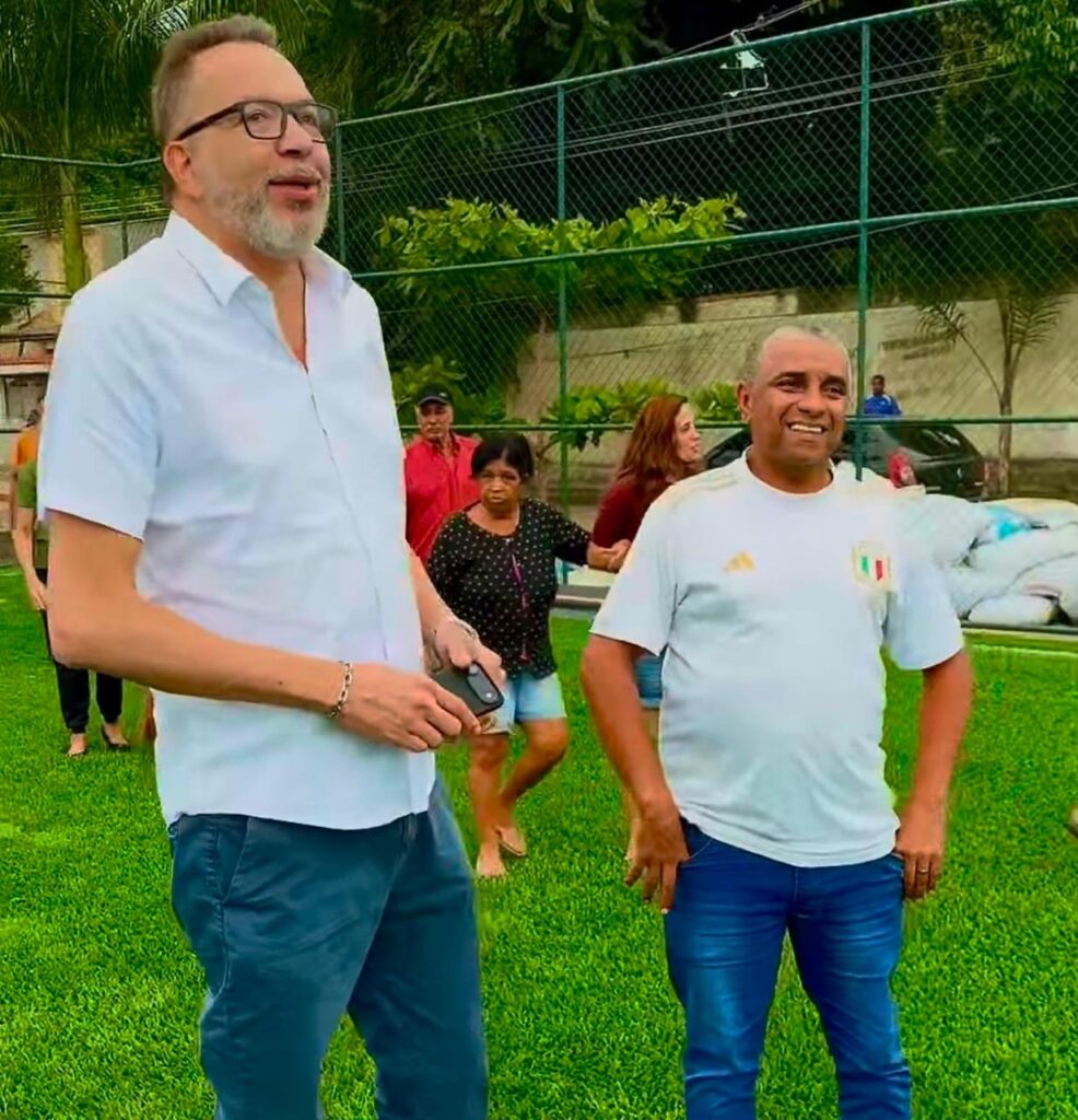 Prefeito Márcio Canella visita novos campos de grama sintética na Prata e no Retiro Feliz