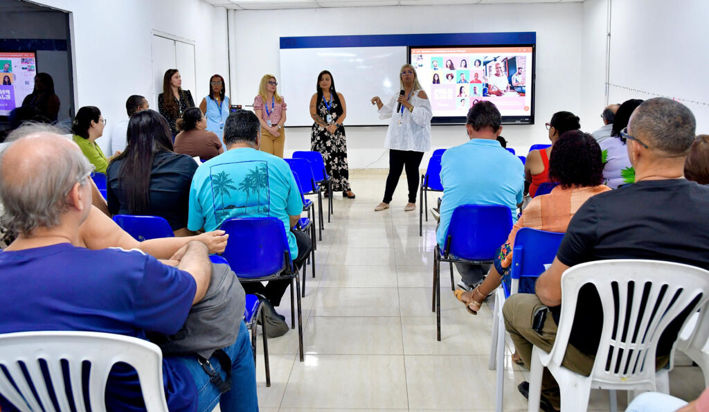 Secretaria Municipal de Educação promove formação continuada para os professores da EJA em parceria com a Editora Moderna