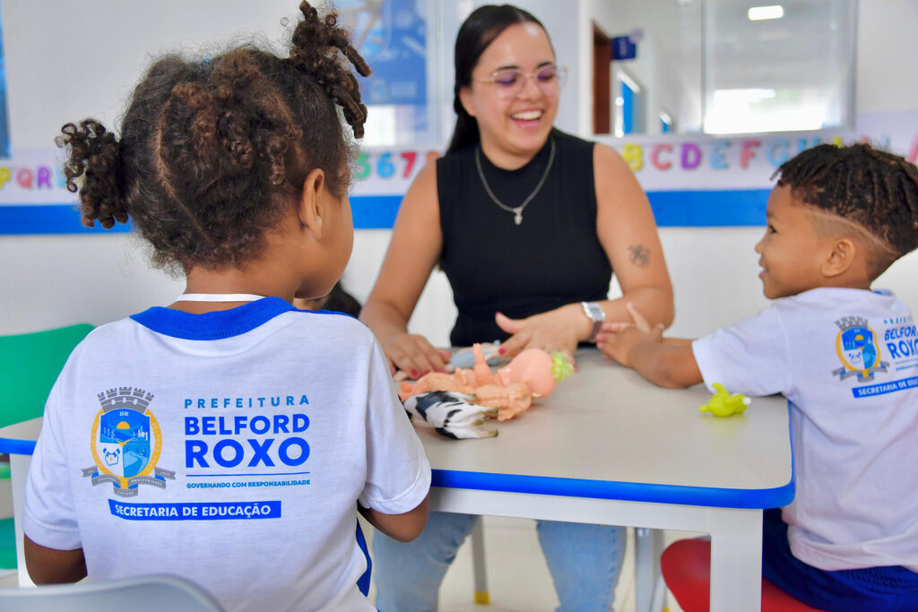 Secretaria Municipal de Educação inicia renovações e pré-matrículas para o ano letivo de 2026