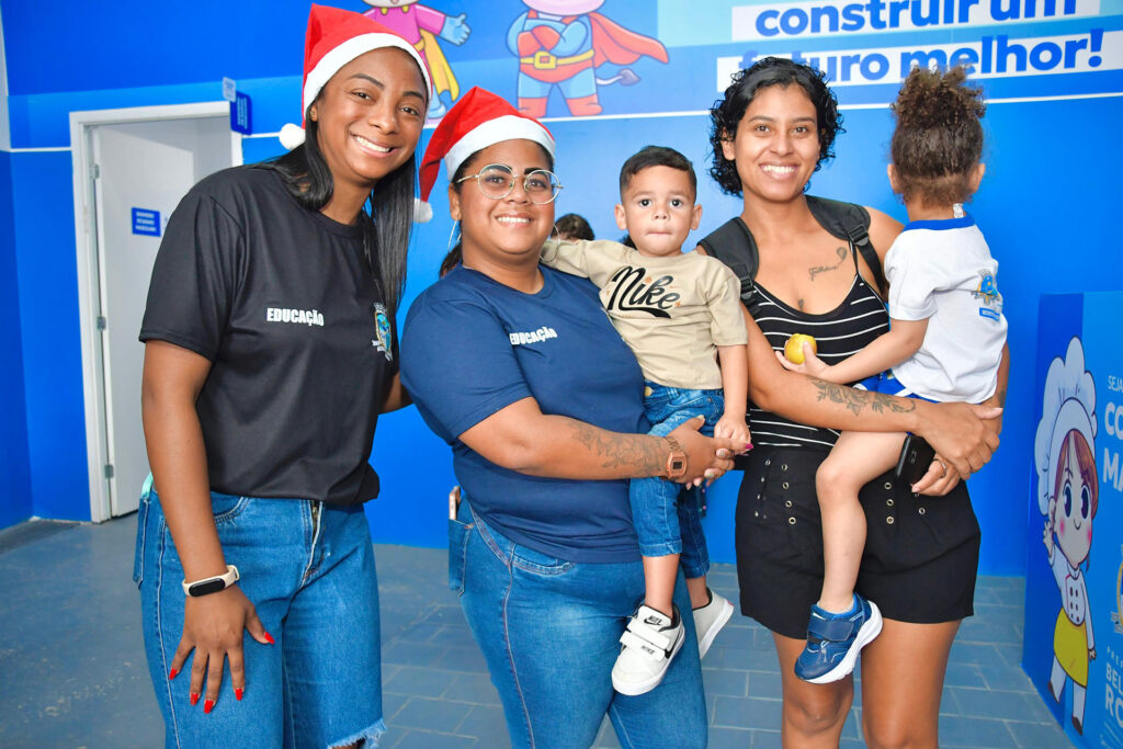 Secretária de Educação visita Creche Pequenos Heróis para conversar com funcionários e responsáveis sobre o Plano de Acolhimento