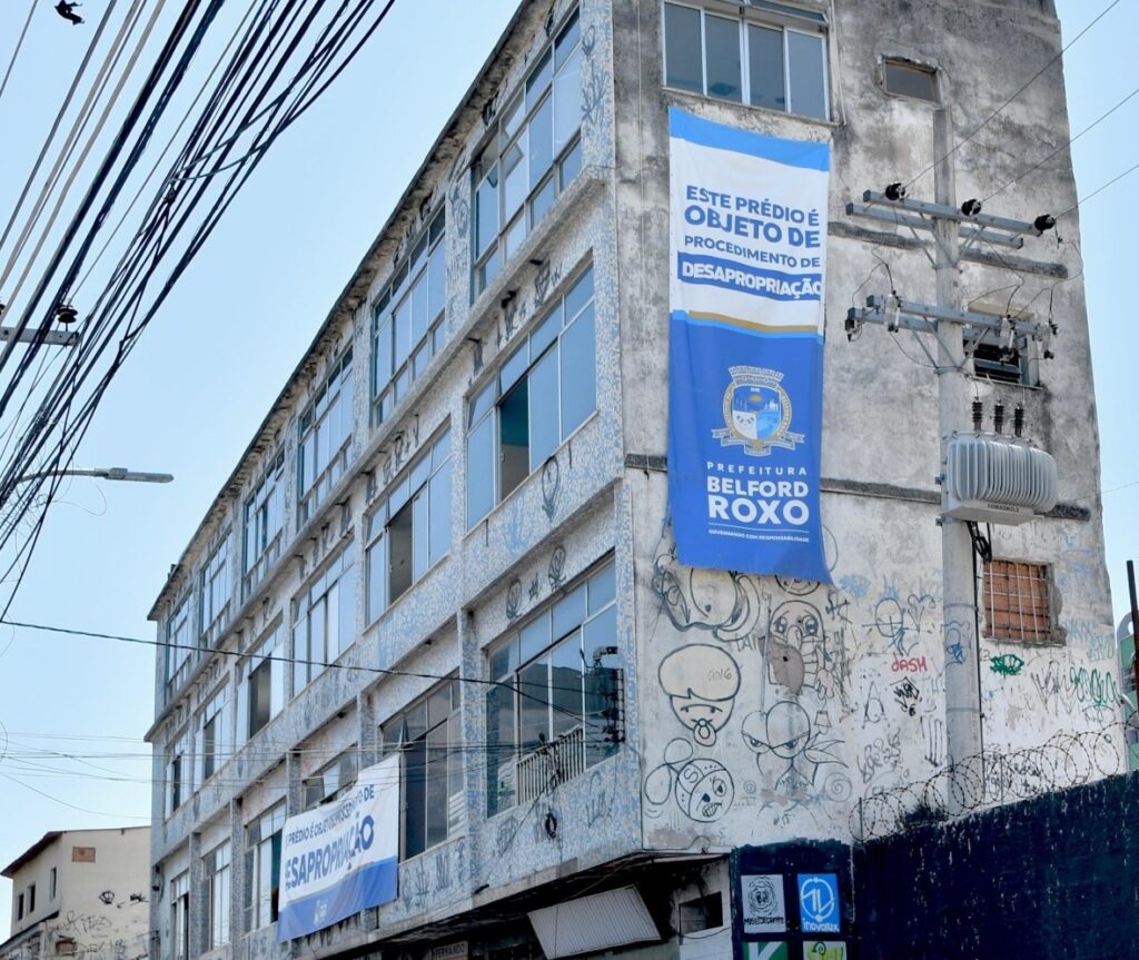 Prefeito Canella anuncia para a próxima segunda-feira o início da demolição do prédio onde será construída a rodoviária de Belford Roxo