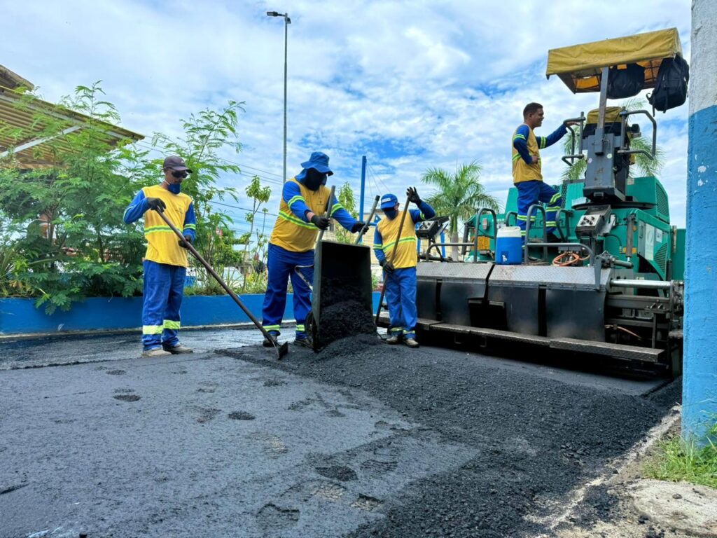 Prefeitura de Belford Roxo asfalta ruas do bairro Sargento Roncalli