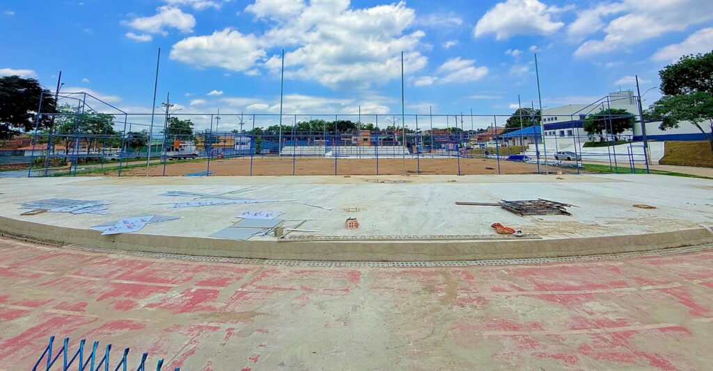 Prefeito Canella fiscaliza obras avançadas da Vila Olímpica de Belford Roxo que tem previsão de inauguração para o dia 20