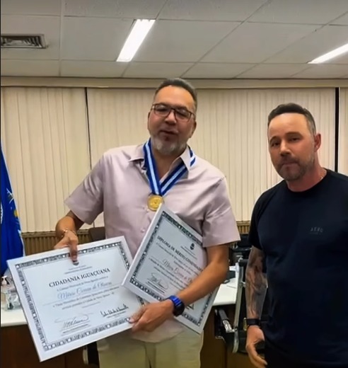 Prefeito Márcio Canella recebe Título de Cidadania Iguaçuana e Medalha do Mérito Comendador Soares