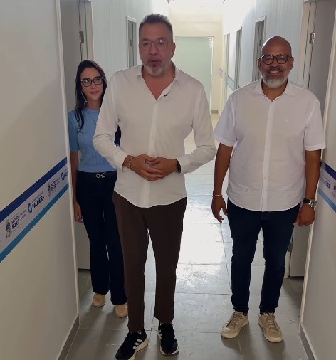 Prefeito Canella, vice prefeita e secretários vistoriam obras de praça, creche e unidade de saúde no Morro da Palmeira