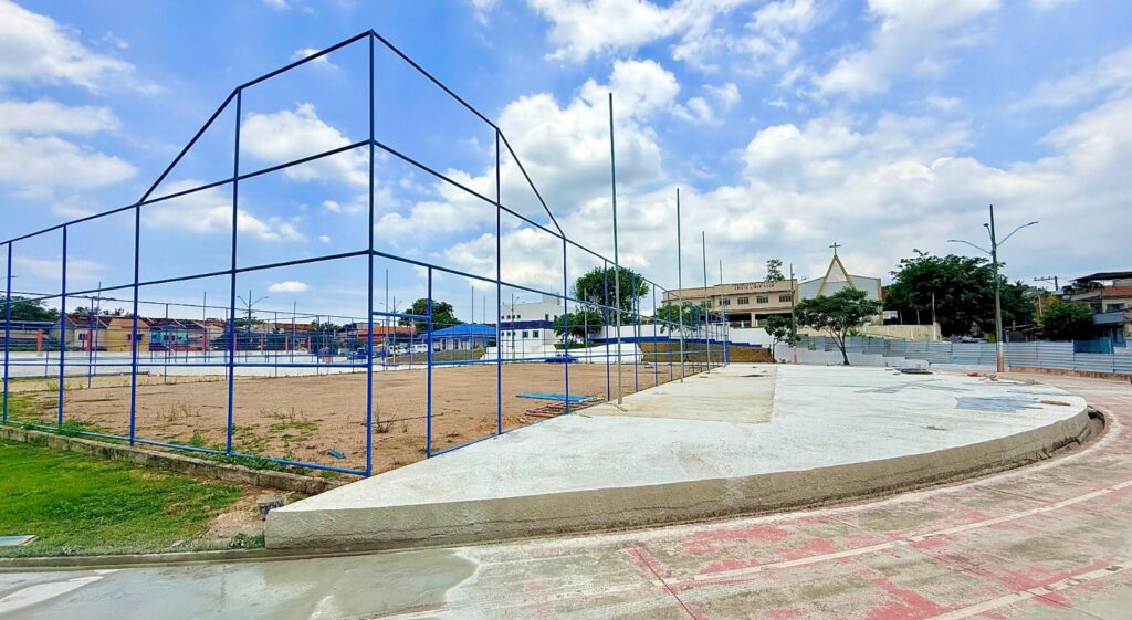 Prefeito Canella fiscaliza obras avançadas da Vila Olímpica de Belford Roxo que tem previsão de inauguração para o dia 20
