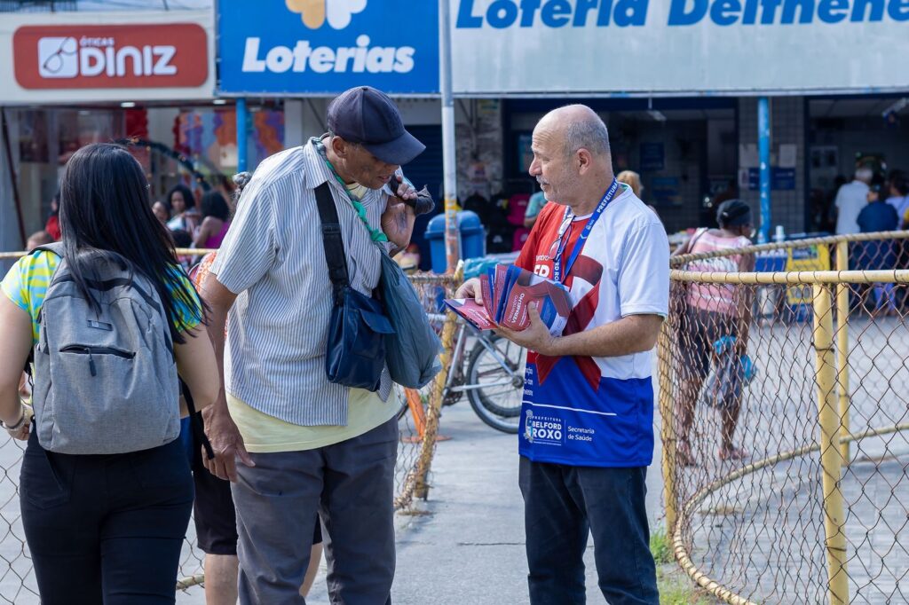 Secretaria de Saúde promove Ação de Conscientização sobre AIDS na Praça Eliaquim Batista