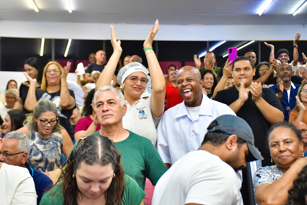 Secretário de Assistência Social recebe homenagens da Câmara de Belford Roxo