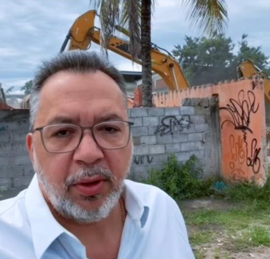 Prefeito anuncia construção de escola em tempo integral e TEA em terreno com casas desapropriadas em Heliópolis