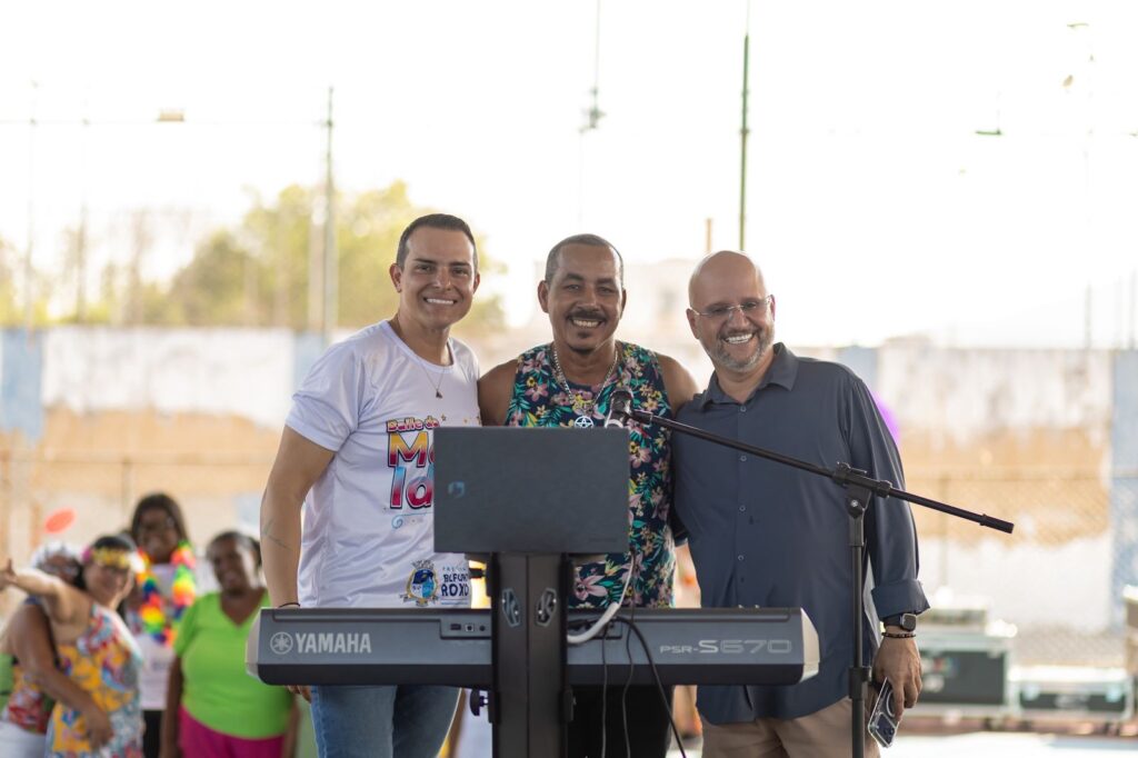 Tema tropical marca o Baile da Melhor Idade e Belford Roxo