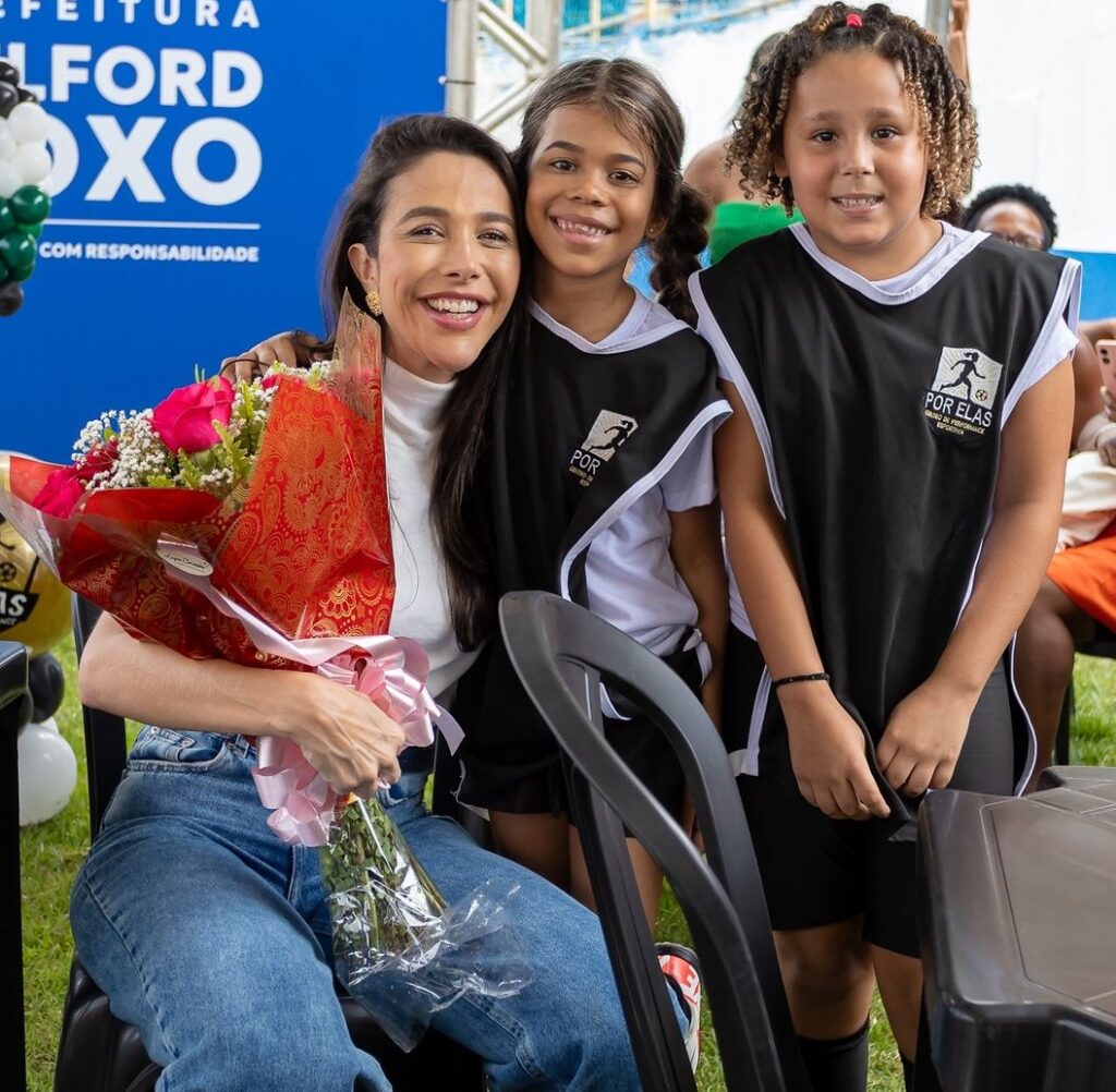 Projeto ‘Por Elas’ de futebol feminino é lançado em Belford Roxo com homenagem à vice-prefeita