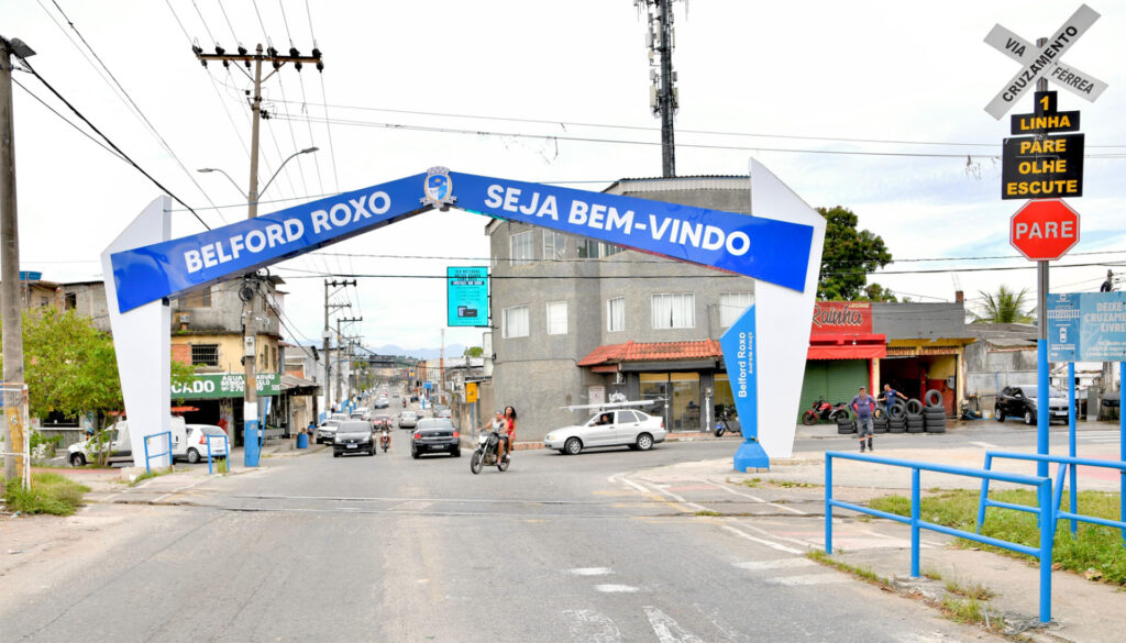 Bairro Andrade Araújo ganha novo pórtico eletrônico com câmeras de segurança