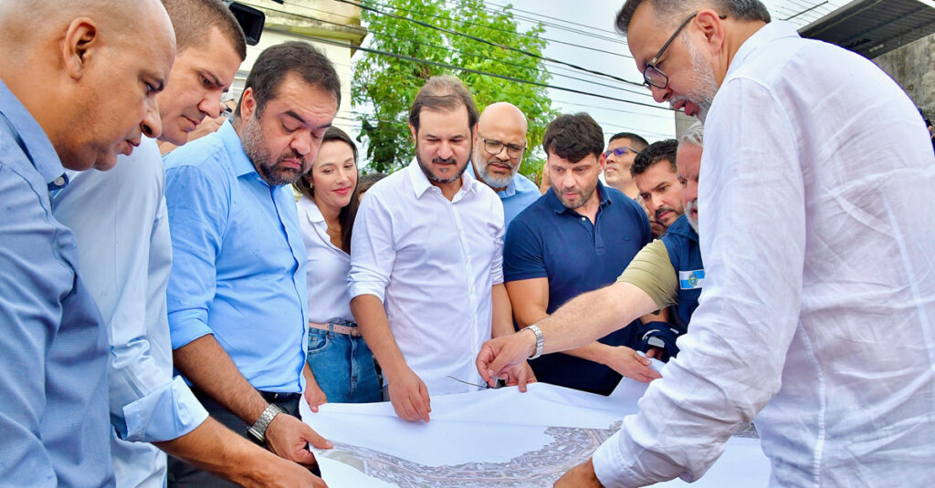 Prefeito Canella e governador Cláudio Castro acompanham obras de Canalização do Maxambomba