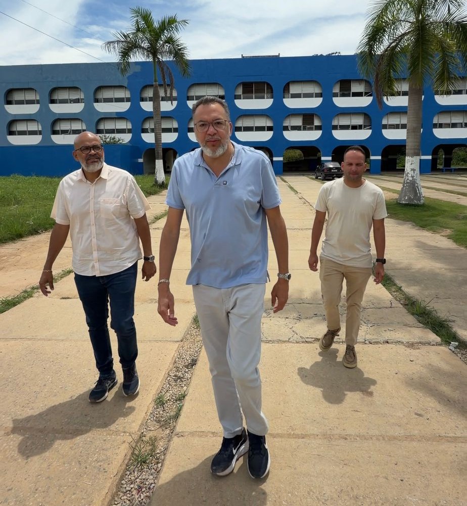 Prefeito Canella fiscaliza mutirão de obras e serviços no Gogó da Ema