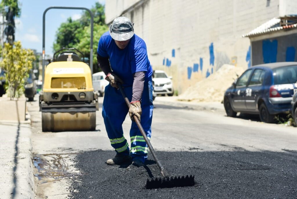 Prefeitura realiza operação tapa-buracos no Jardim Redentor
