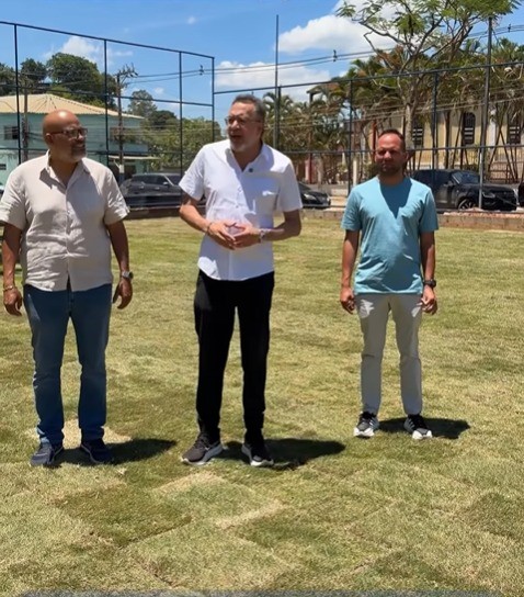 Prefeitura começa a implantar novo gramado natural no Campo do Vicentão no Gogó da Ema