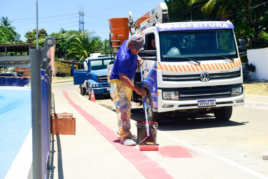 Prefeitura promove mutirão de limpeza e revitalização no Complexo de Vila Pauline