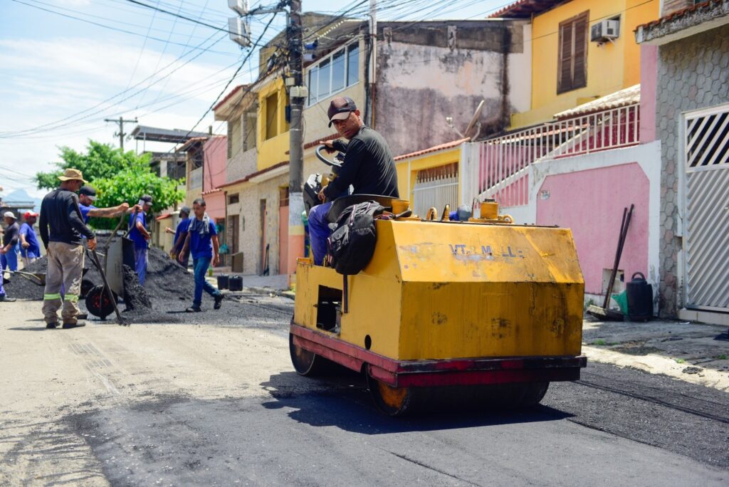 Prefeitura realiza operação tapa-buracos nos bairros Areia Branca e Piam