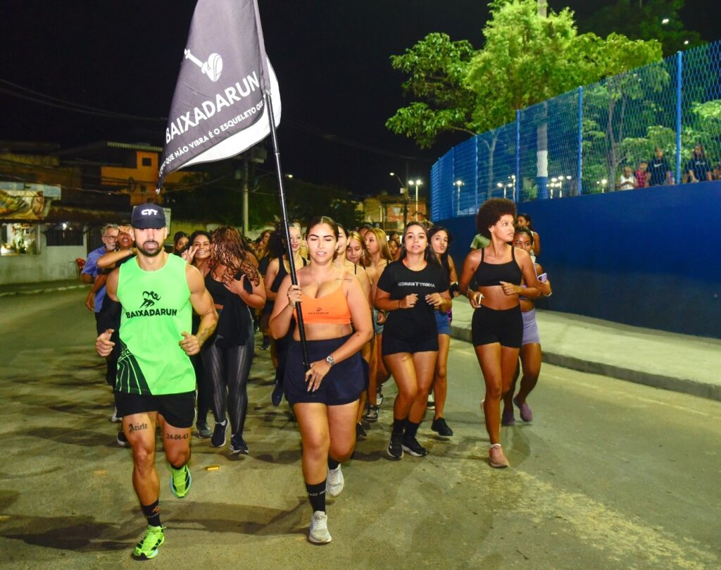 Corrida Baixada Run agita a noite na Vila Olímpica de Belford Roxo