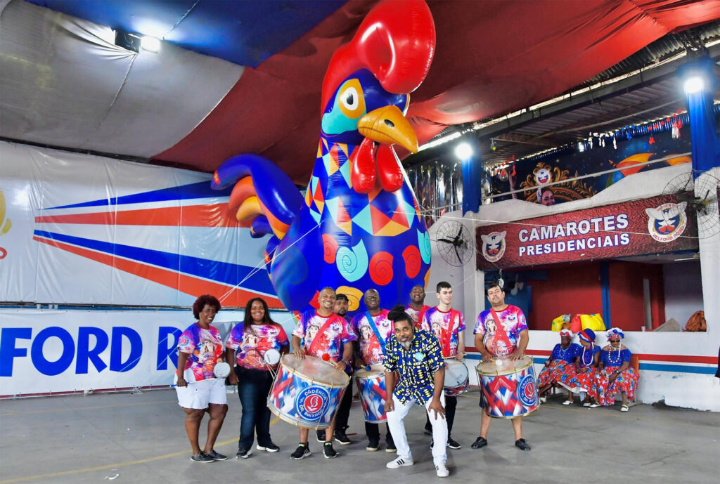 Prefeito Márcio Canella e presidente nacional do União Brasil visitam a quadra da Inocentes de Belford Roxo 