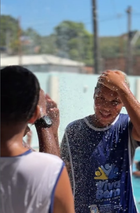 Secretário Marcelo Canella visita Polo Malhapão que recebe aulas de hidroginástica do Programa Viva Bem